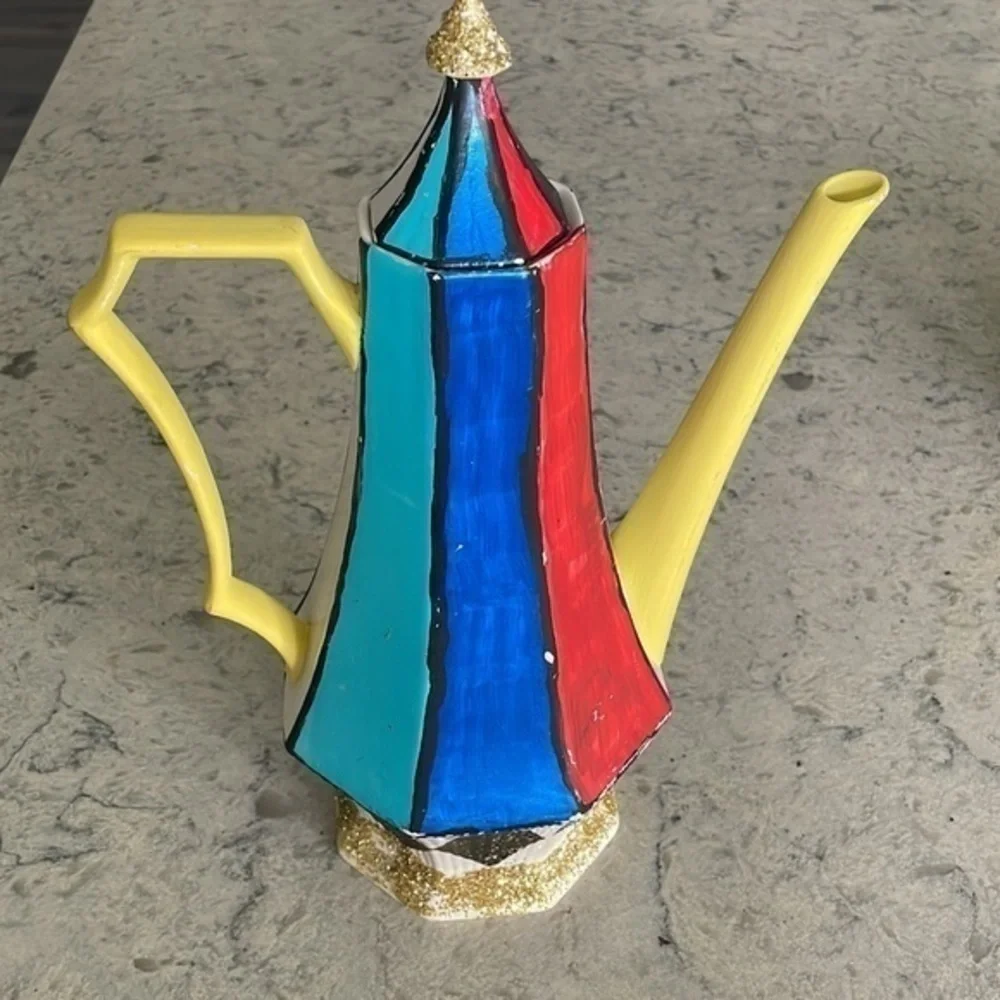 Alice in Wonderland tea pots for stage Props